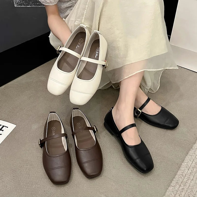 Ella™ – Cushioned & Wide-Fit Comfort Shoe